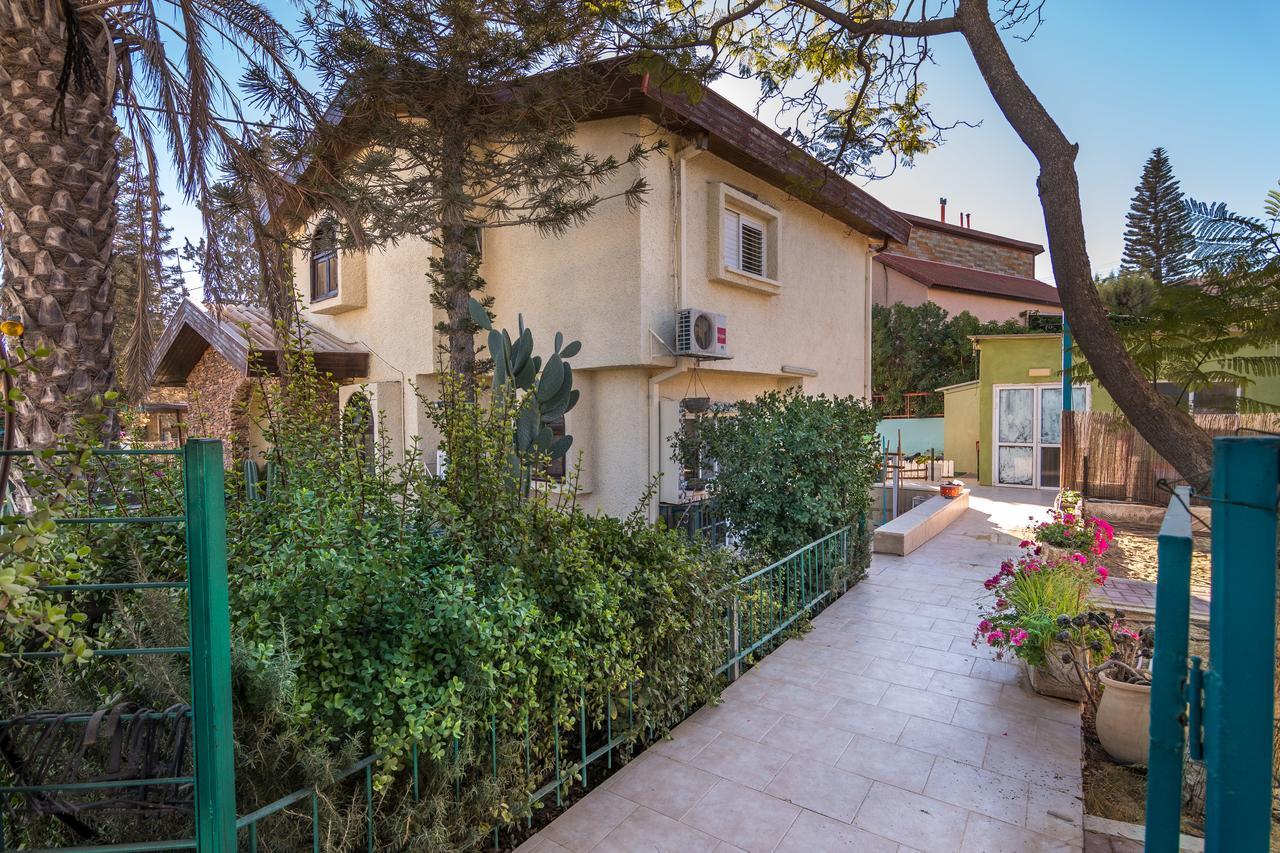 Desert Bird Guest House Arad Exterior foto