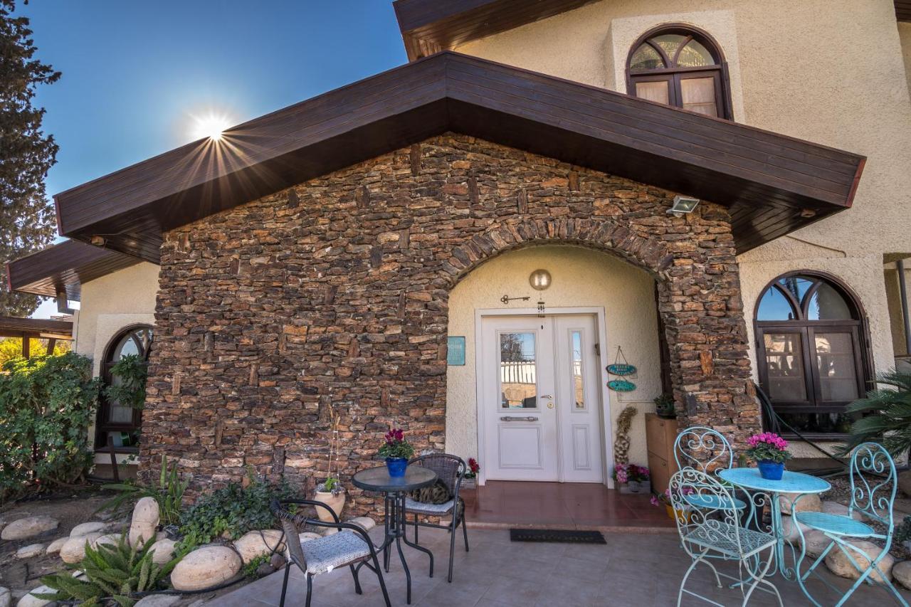 Desert Bird Guest House Arad Exterior foto